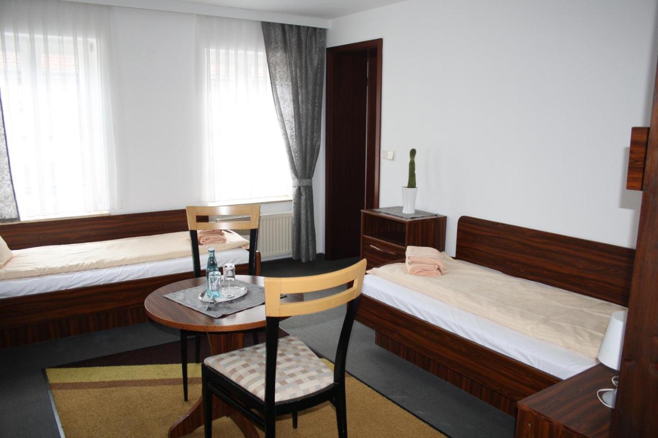 Hotel & Restaurant Aragwi Salzwedel Bagian luar foto