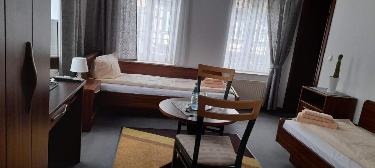 Hotel & Restaurant Aragwi Salzwedel Bagian luar foto